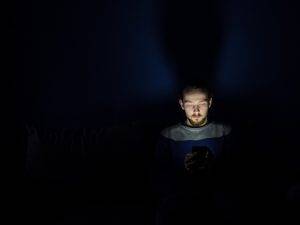 Your Smartphone is the Reason You Can’t Sleep