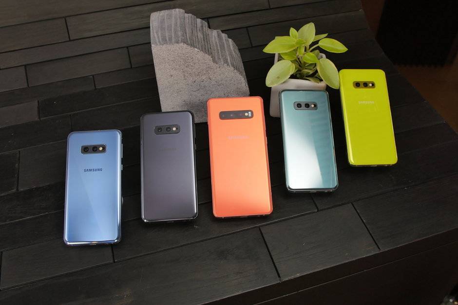 Samsung Galaxy S10 family 2