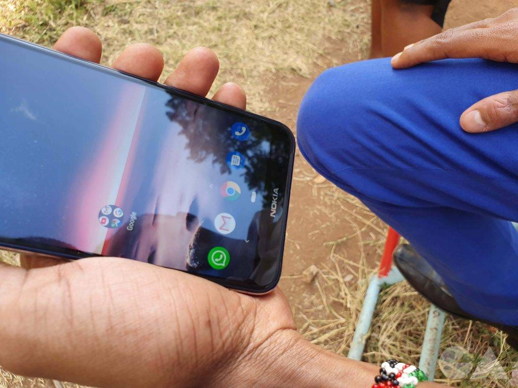 Nokia 7.1 Chin