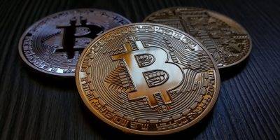 bitcoin-coin-close-up