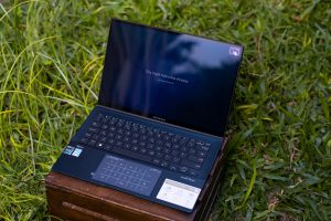 ASUS Zenbook 14 OLED Review (UX3402): Features To Be Excited About