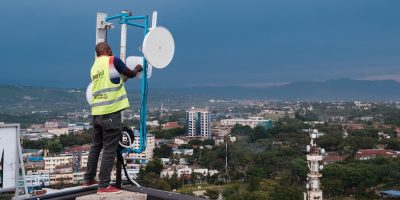 Government Intensifies Efforts to Use Power Lines for Internet Distribution